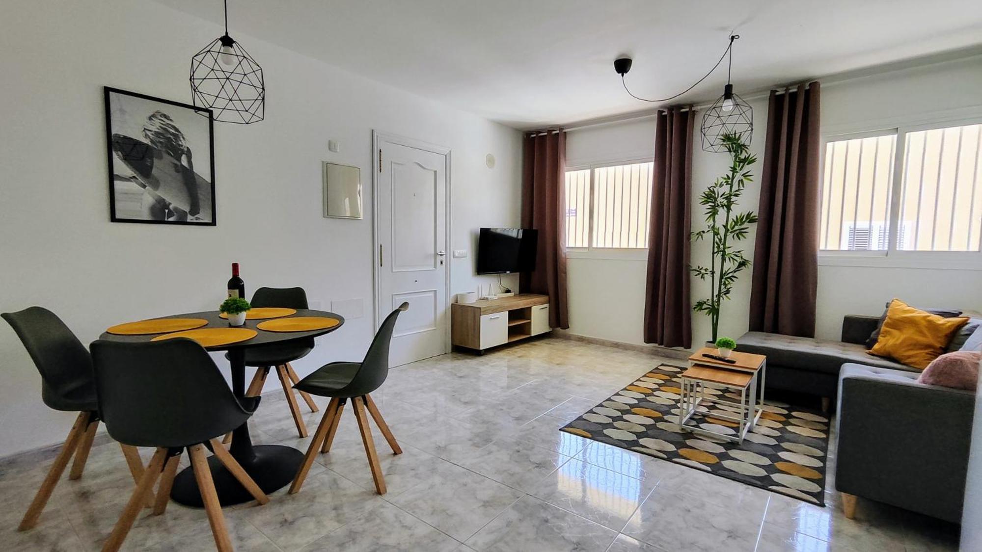 Fabelo Apartment, Apartment *